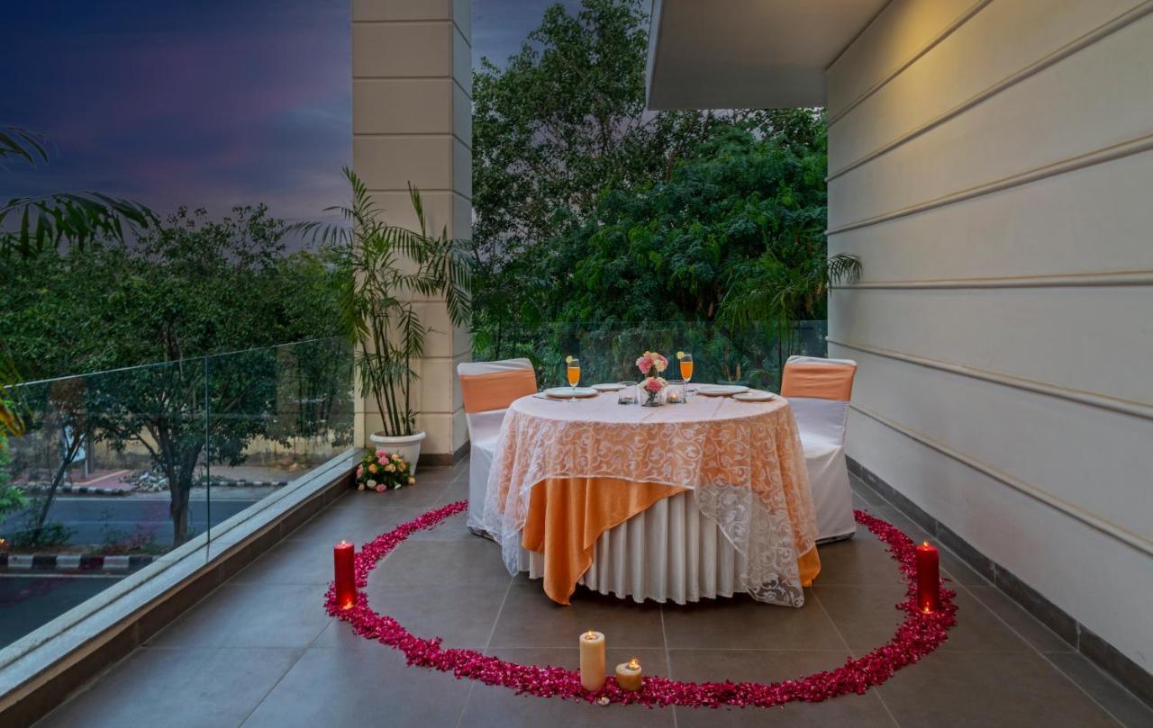 Hotel Saket 27 New Delhi Extérieur photo