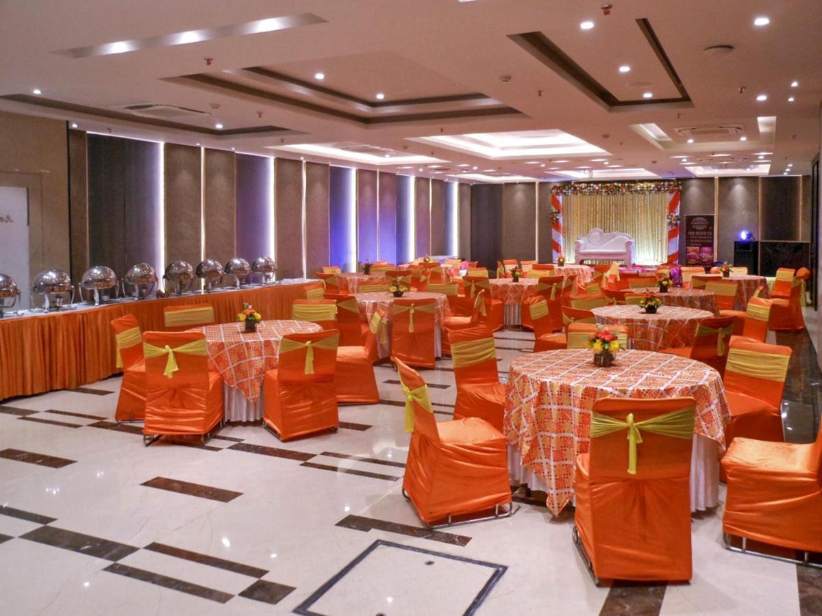 Hotel Saket 27 New Delhi Extérieur photo