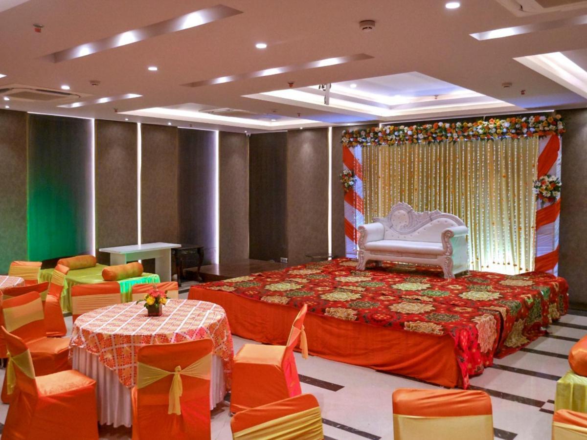Hotel Saket 27 New Delhi Extérieur photo