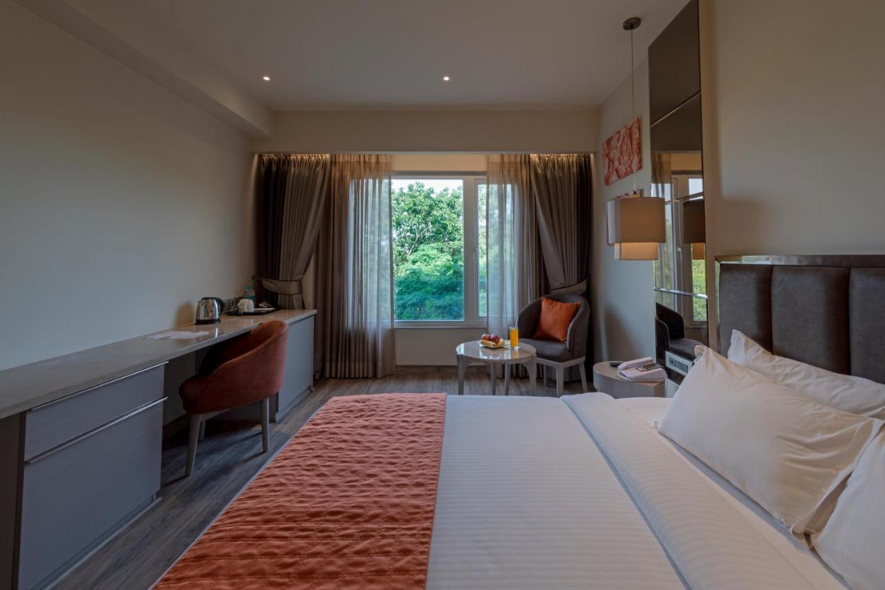 Hotel Saket 27 New Delhi Extérieur photo