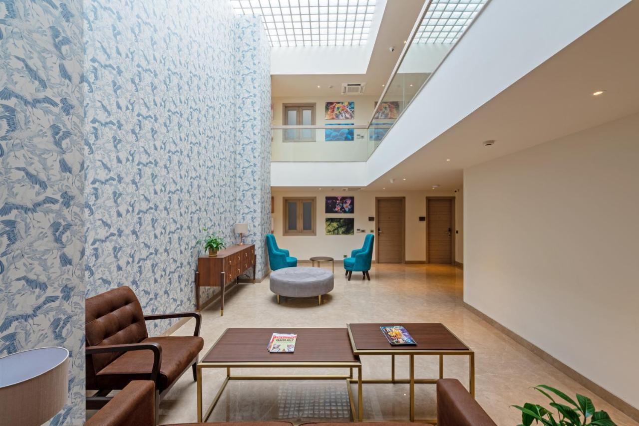 Hotel Saket 27 New Delhi Extérieur photo