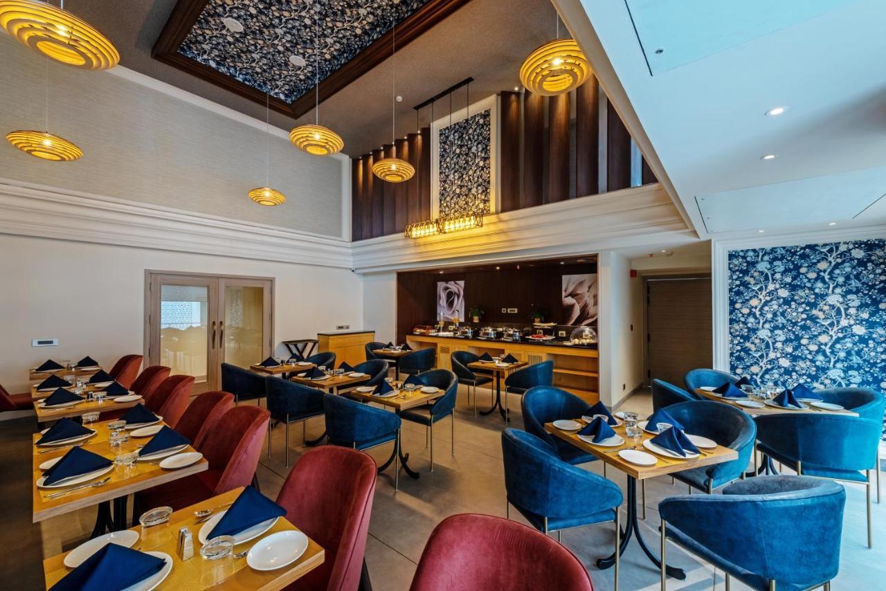 Hotel Saket 27 New Delhi Extérieur photo