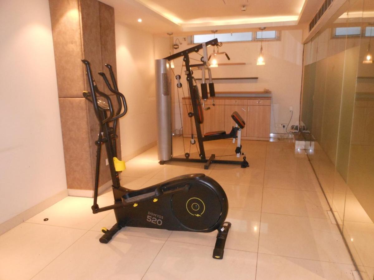 Hotel Saket 27 New Delhi Extérieur photo