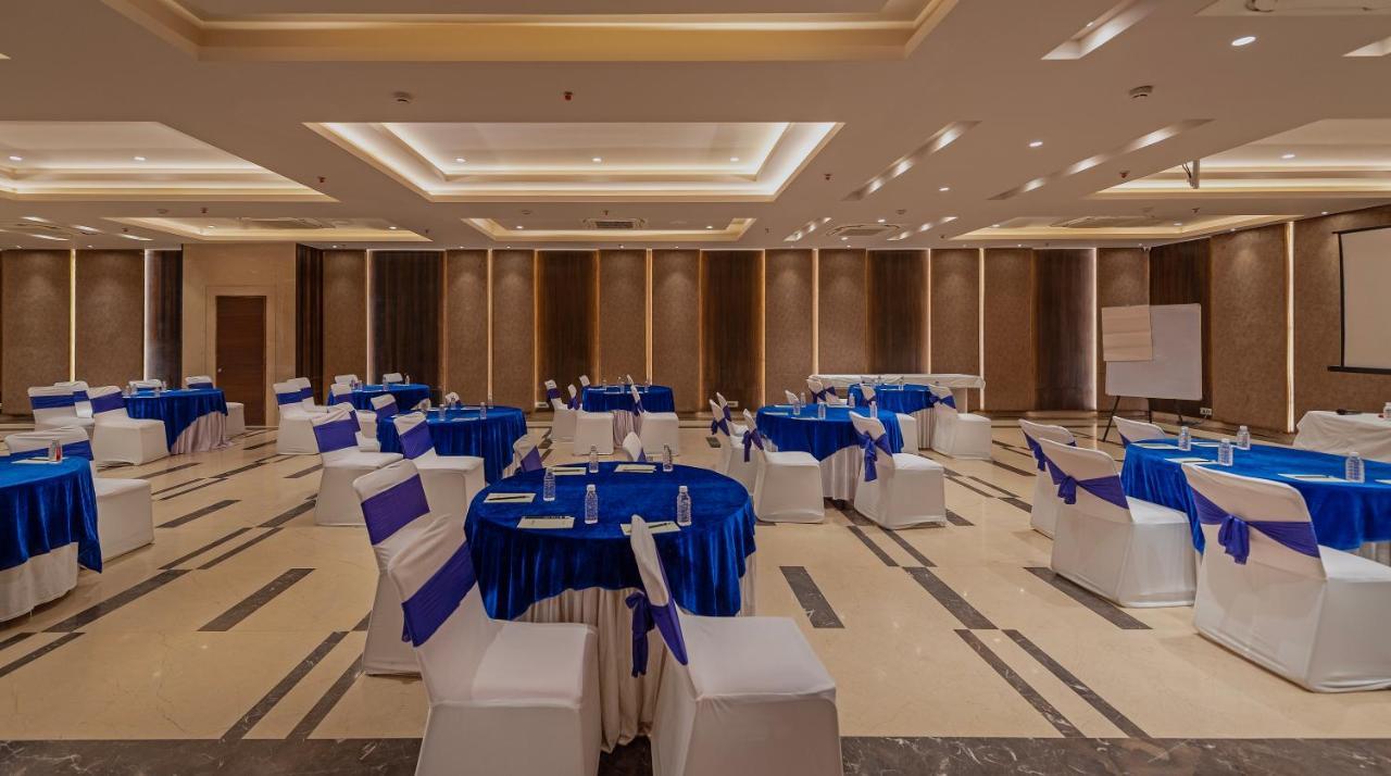 Hotel Saket 27 New Delhi Extérieur photo