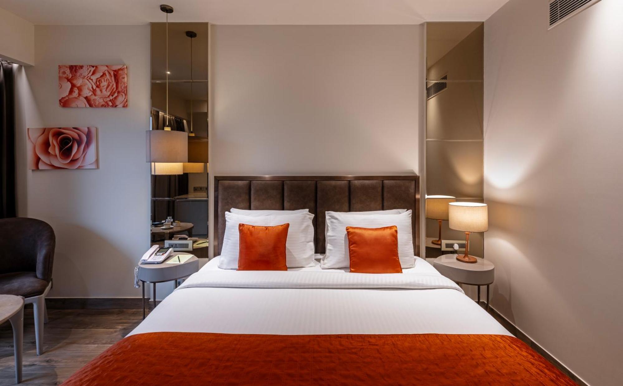 Hotel Saket 27 New Delhi Extérieur photo