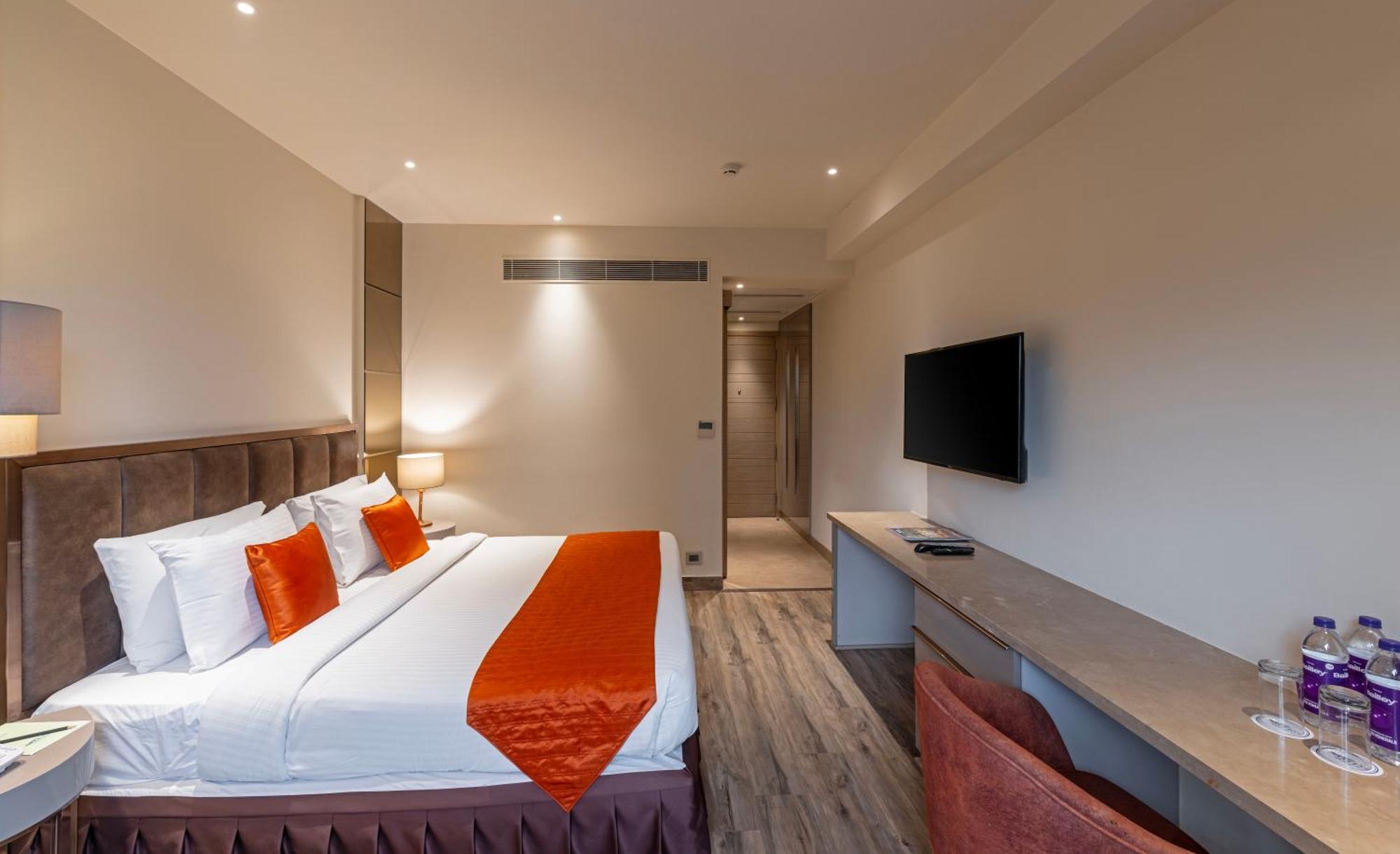 Hotel Saket 27 New Delhi Extérieur photo
