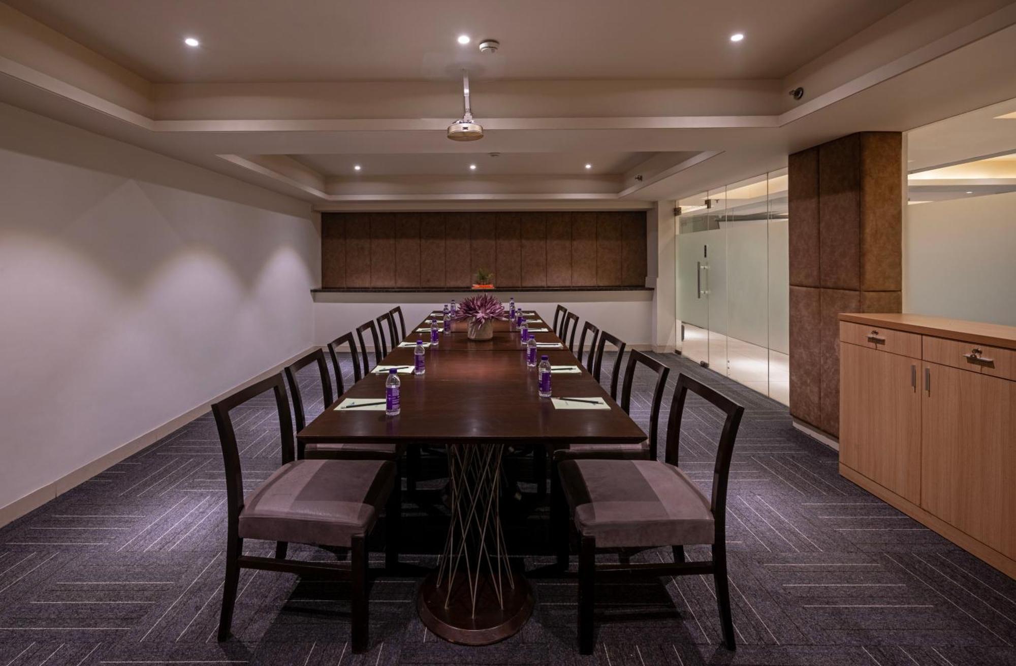 Hotel Saket 27 New Delhi Extérieur photo